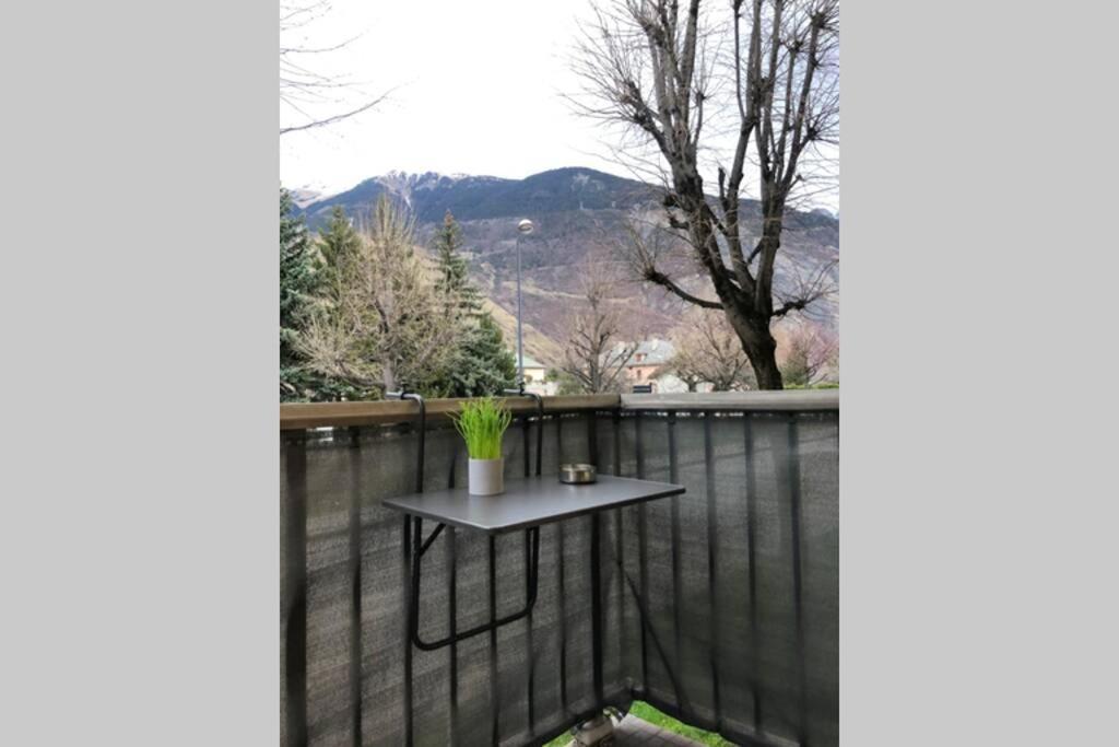 Appartement Cosy Proche De La Gare Saint-Jean-de-Maurienne Exterior foto